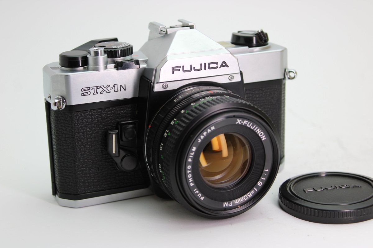 Fujica STX - 1N + 50mm f1.9 (#2425) - Fujica