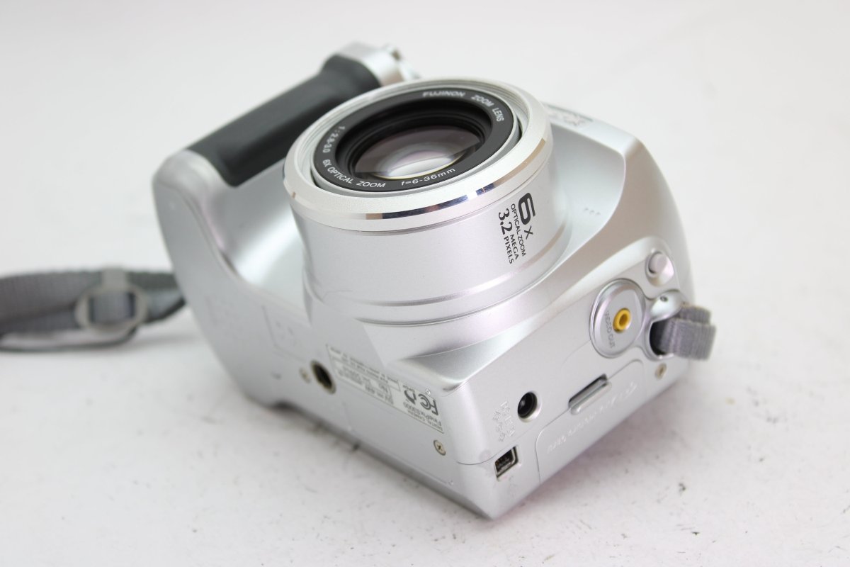 Fujifilm Finepix S3000 (#2246) - Fujifilm