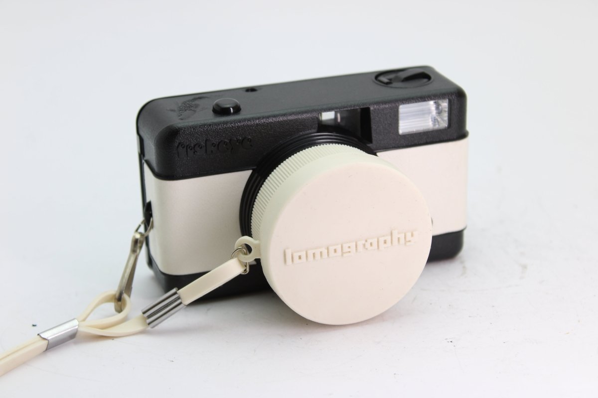 Lomography Fisheye Camera (#2698) - Lomography