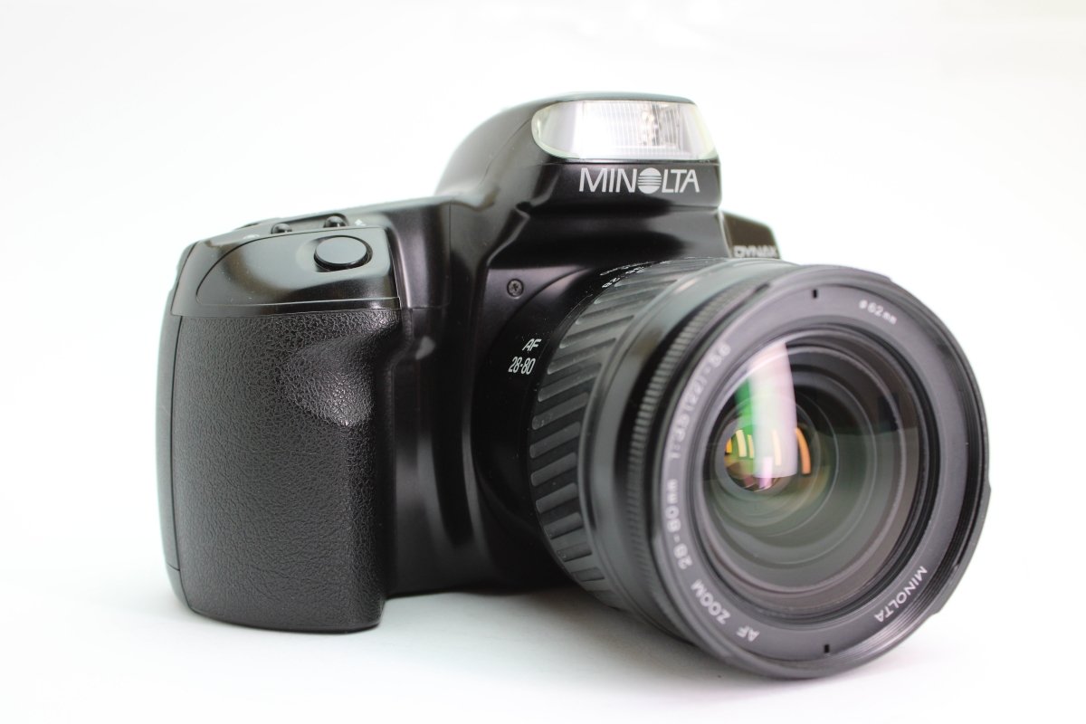 Minolta Dynax 300si + 28-80mm Minolta AF f3.5-5.6 Lens (#2332) - Minolta