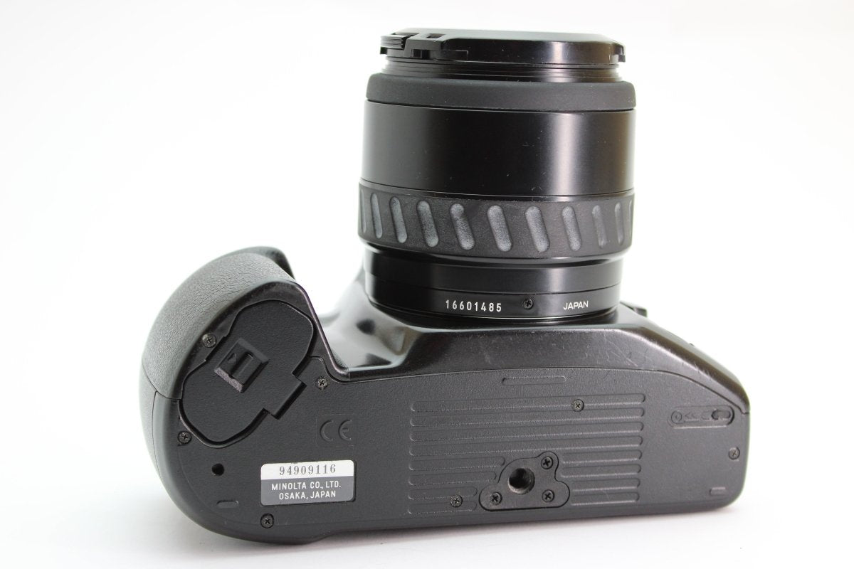 Minolta Dynax 300si + 35-105mm Minolta AF 3.5-4.5 Lens (#2320) - Minolta