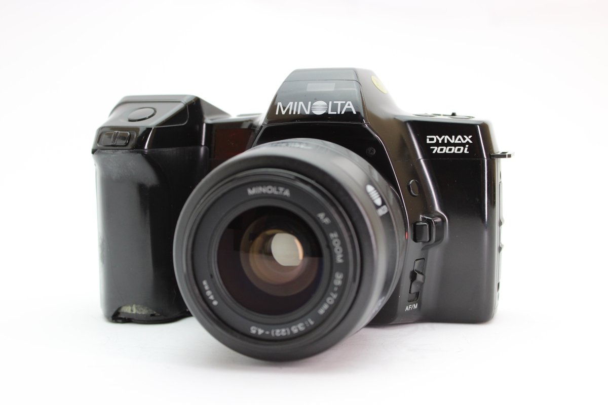 Minolta Dynax 7000i + 35-70mm Minolta AF f3.5-4.5 Lens (#2323) - Minolta