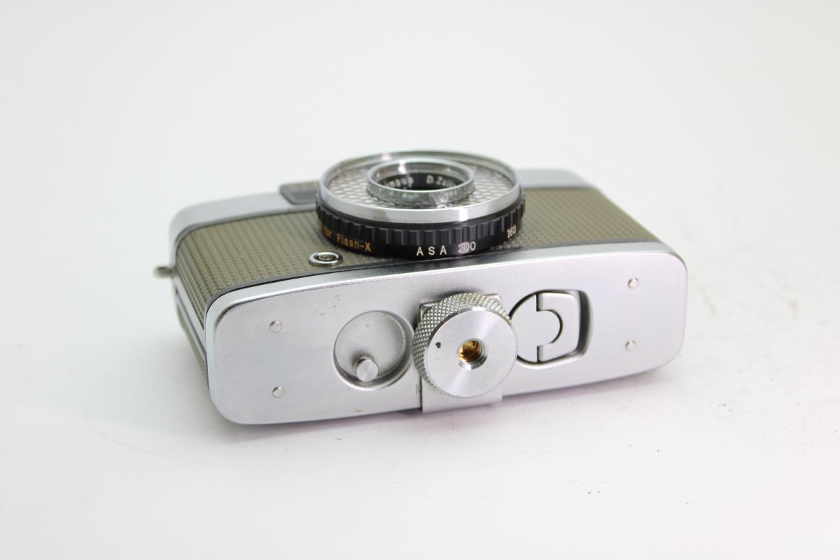 Olympus PEN - EE with Flash Mount (#2637) - Olympus