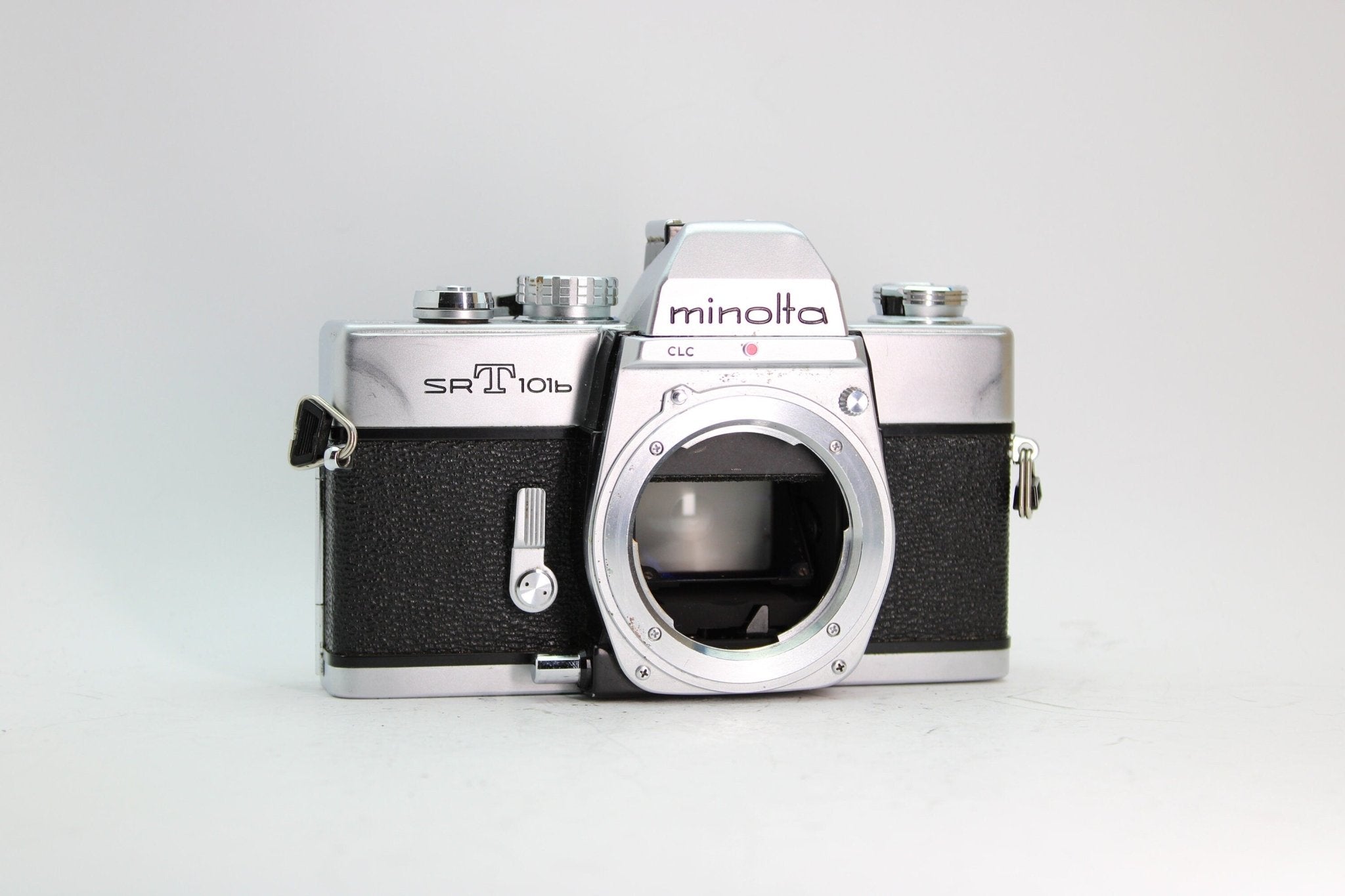 Minolta SRT 101b + 50mm f/1.7 - Minolta
