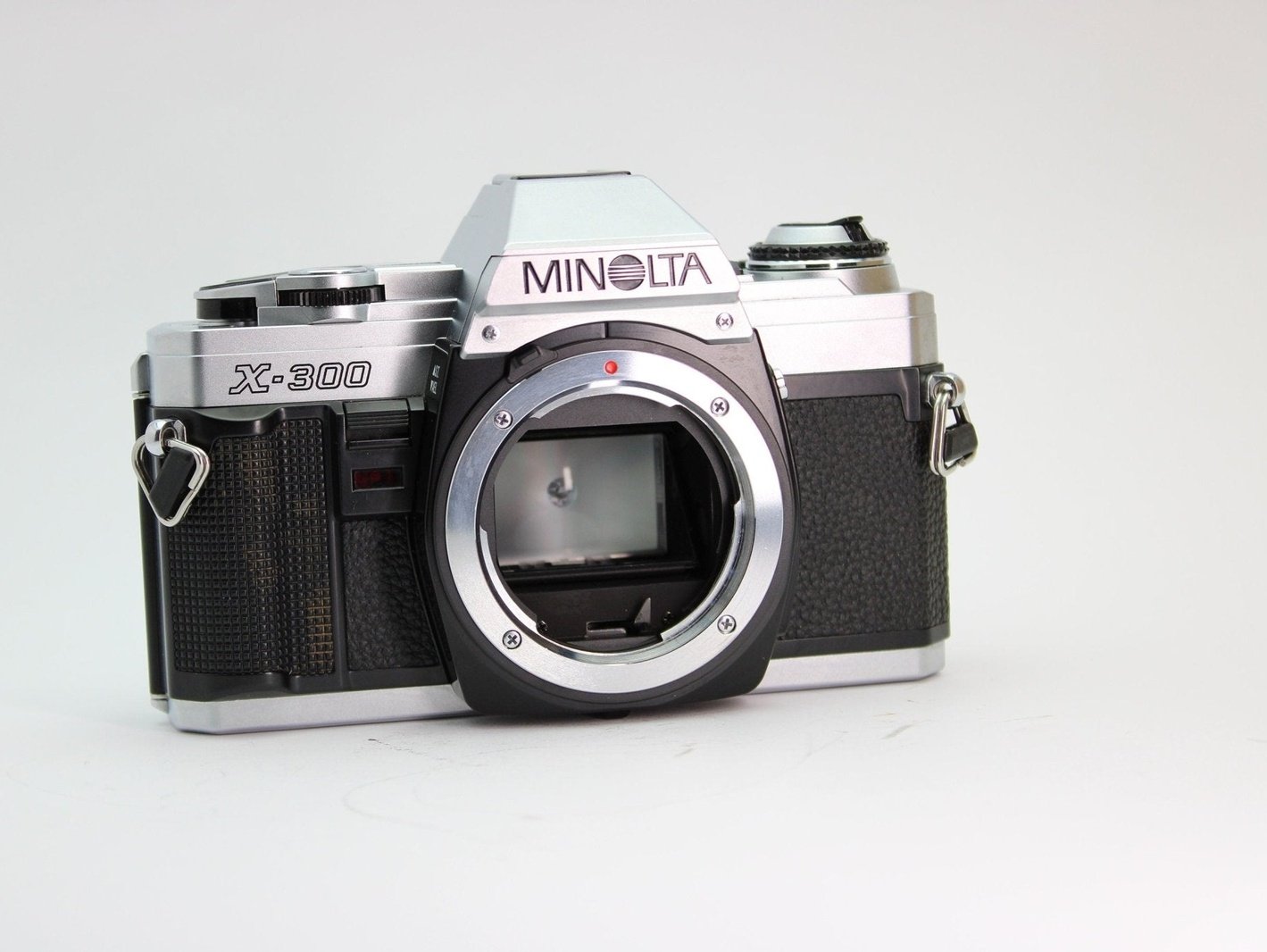 Minolta X-300 + 35mm f/2.8 - Minolta