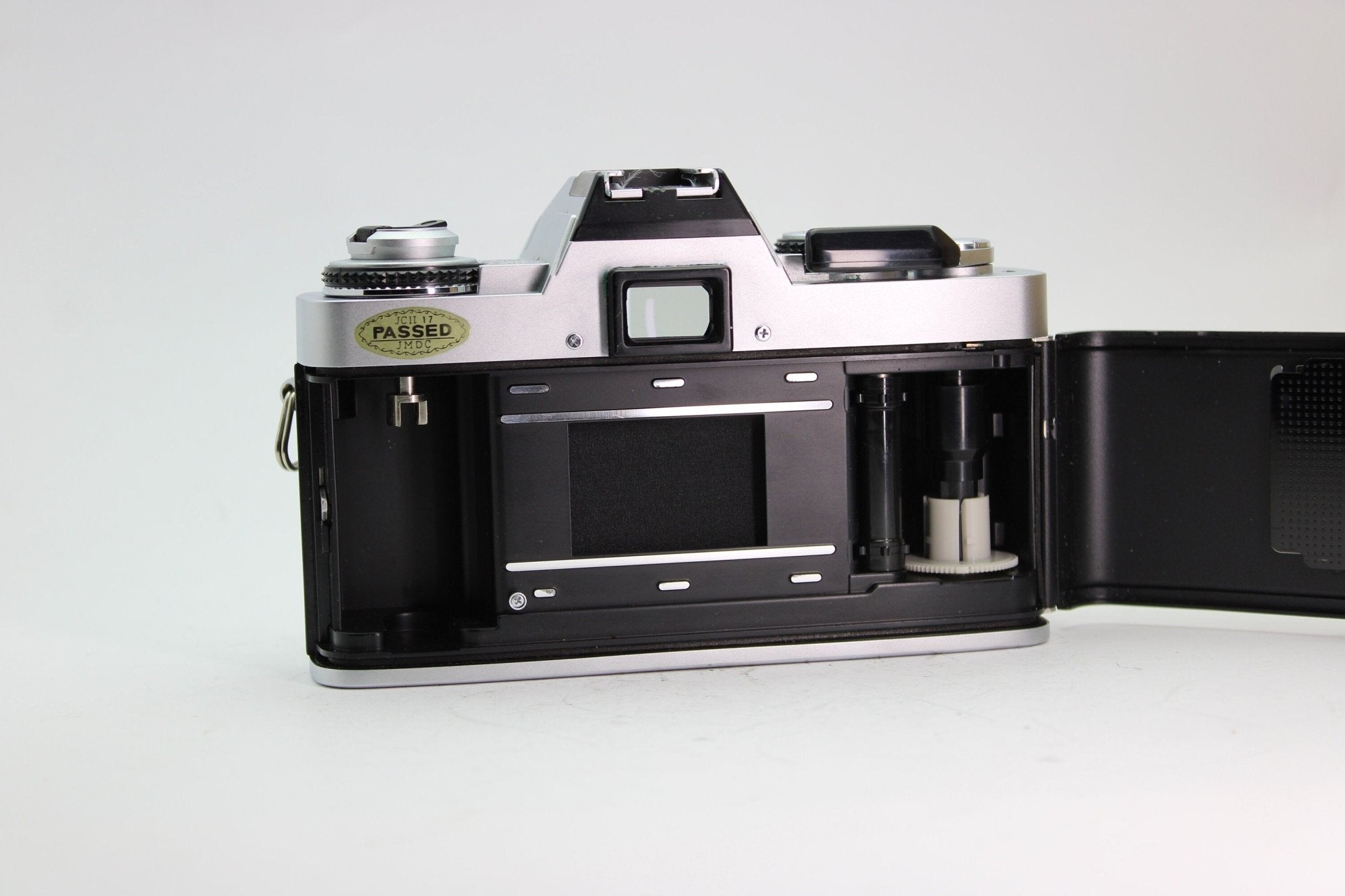 Minolta XG-1 + 50mm f/2 - Minolta